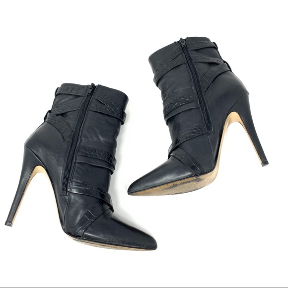 Guess $149 Stiletto High Ankle Boot Embossed Animal Print Strap Detail Black 8.5 - Picture 6 of 12